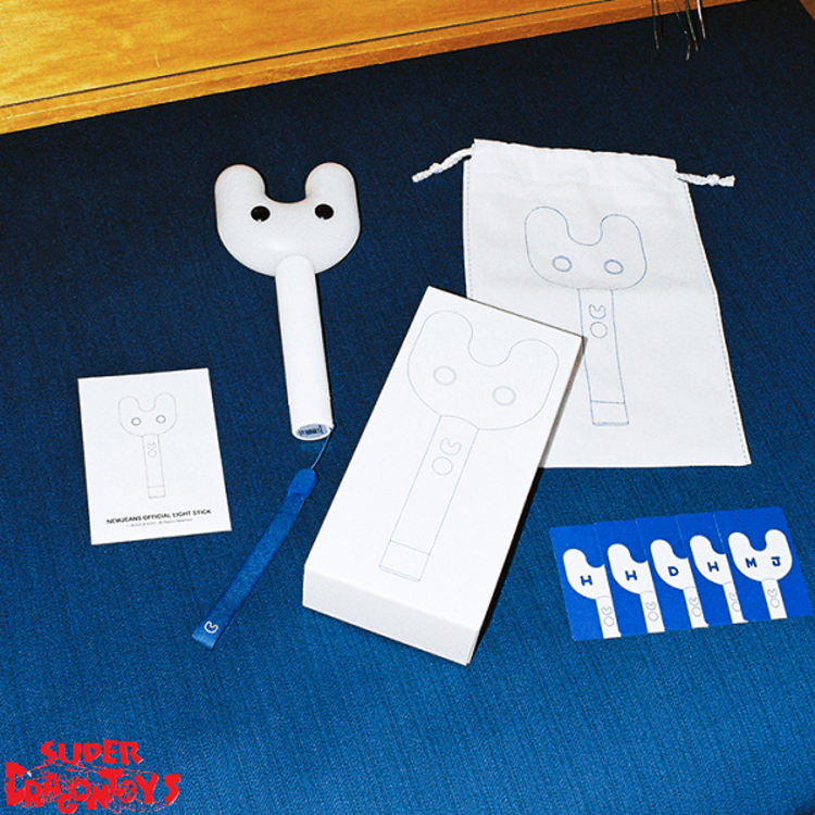 NEWJEANS (뉴진스) - OFFICIAL LIGHT STICK [+ PHOTOCARD SET]