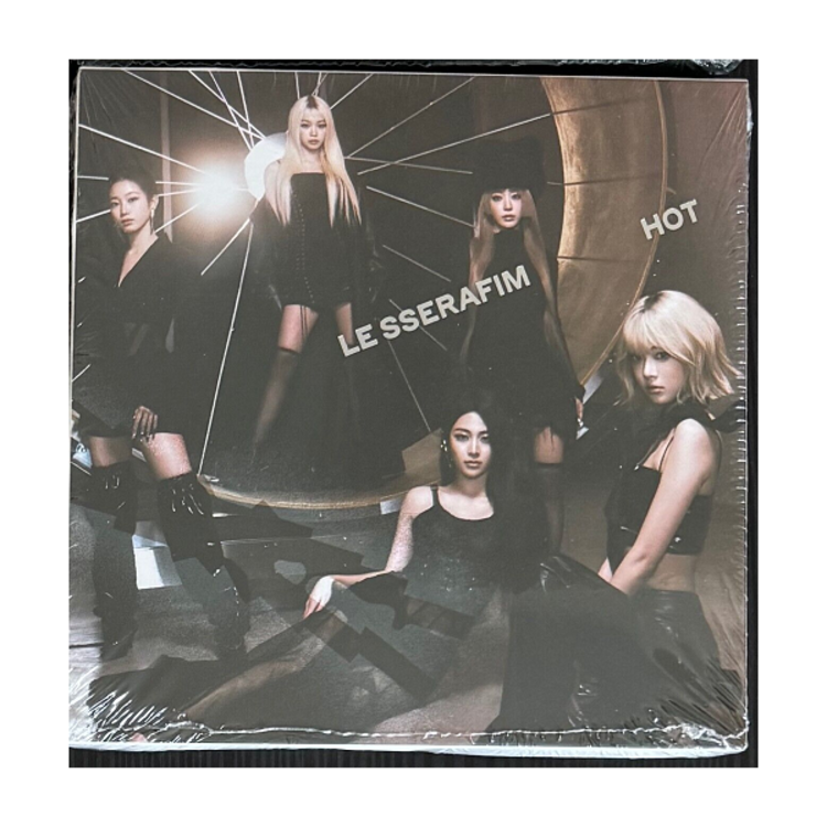 LE SSERAFIM (르세라핌) - HOT - [COMPACT VER.] - 5TH MINI ALBUM
