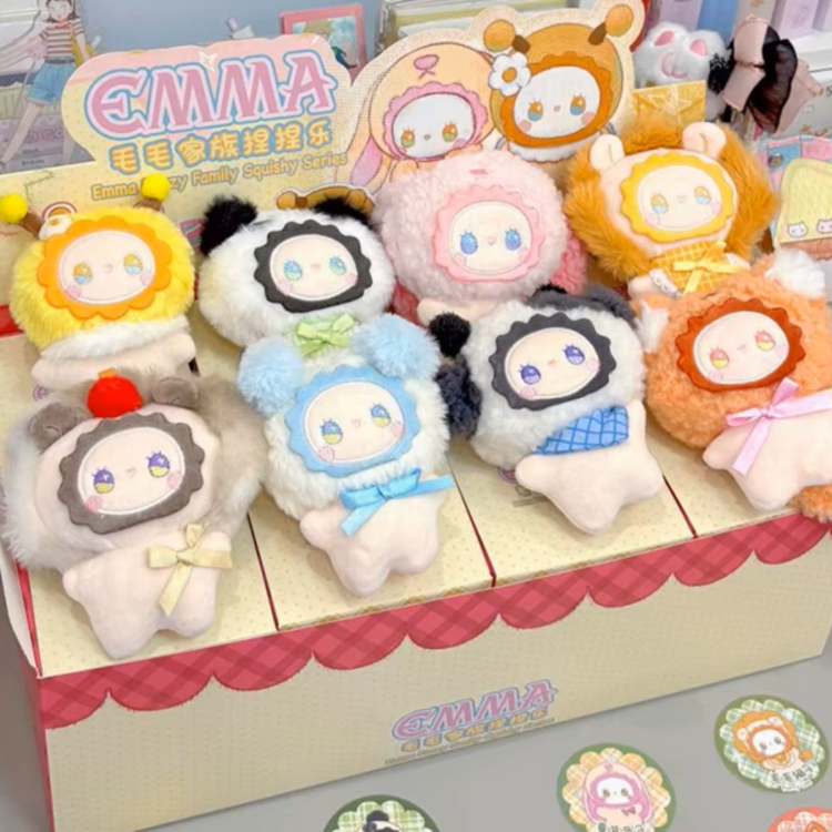 EMMA EMMA - EMMA FUZZY FAMILY SQUISHY SERIES - BLINDBOX PLUSH KEYCHAIN