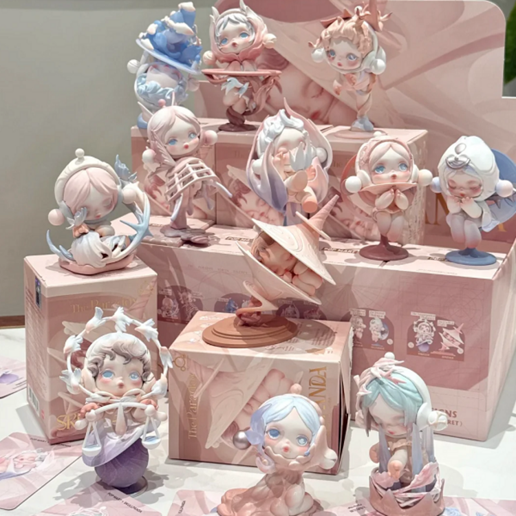 POP MART POP MART - SKULLPANDA  [THE PARADOX SERIES] - BLINDBOX MINI FIGURE