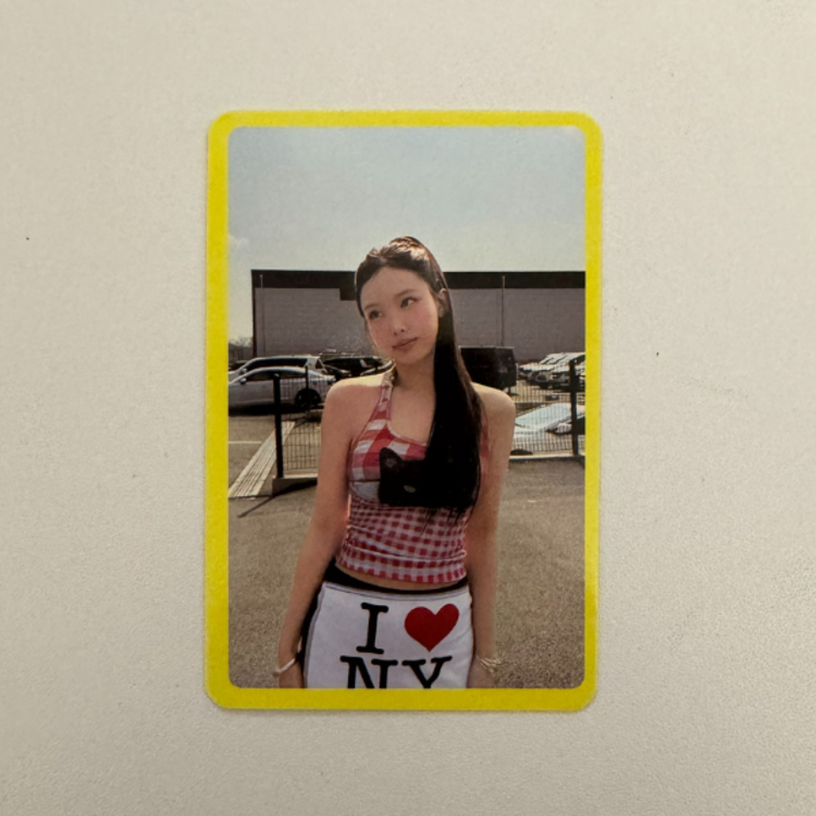 TWICE (트와이스) - THIS IS FOR POB PHOTOCARDS (IS VER.)