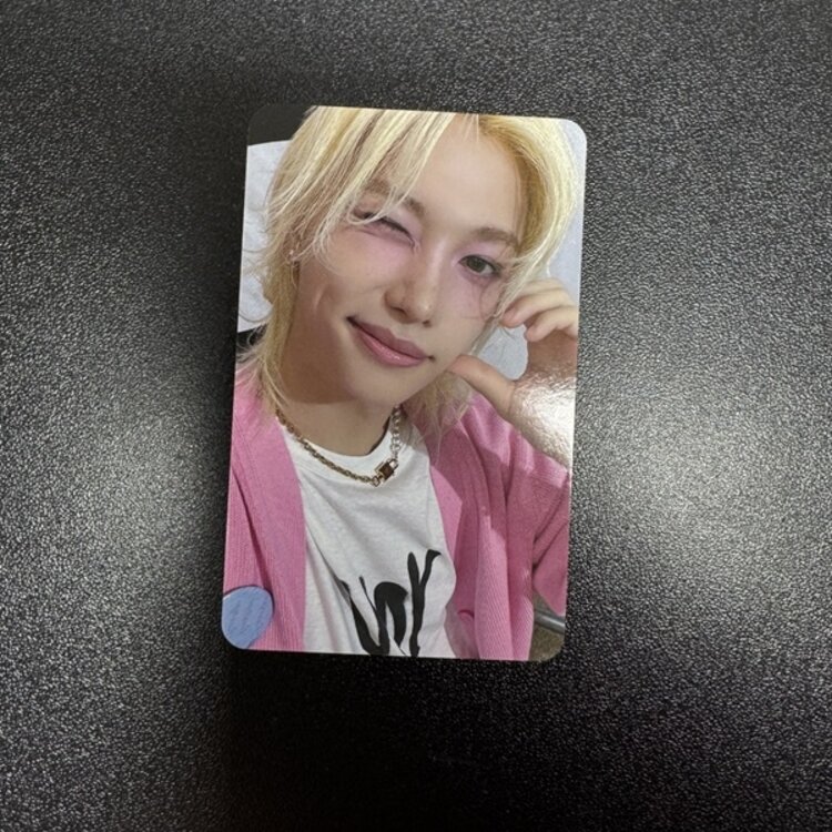 STRAY KIDS (스트레이 키즈) - OFFICIAL [DOMINATE CELEBRATE POP-UP STORE] POB PHOTOCARD