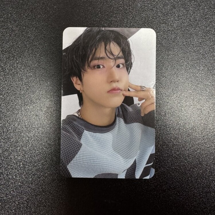 STRAY KIDS (스트레이 키즈) - OFFICIAL [DOMINATE CELEBRATE POP-UP STORE] POB PHOTOCARD