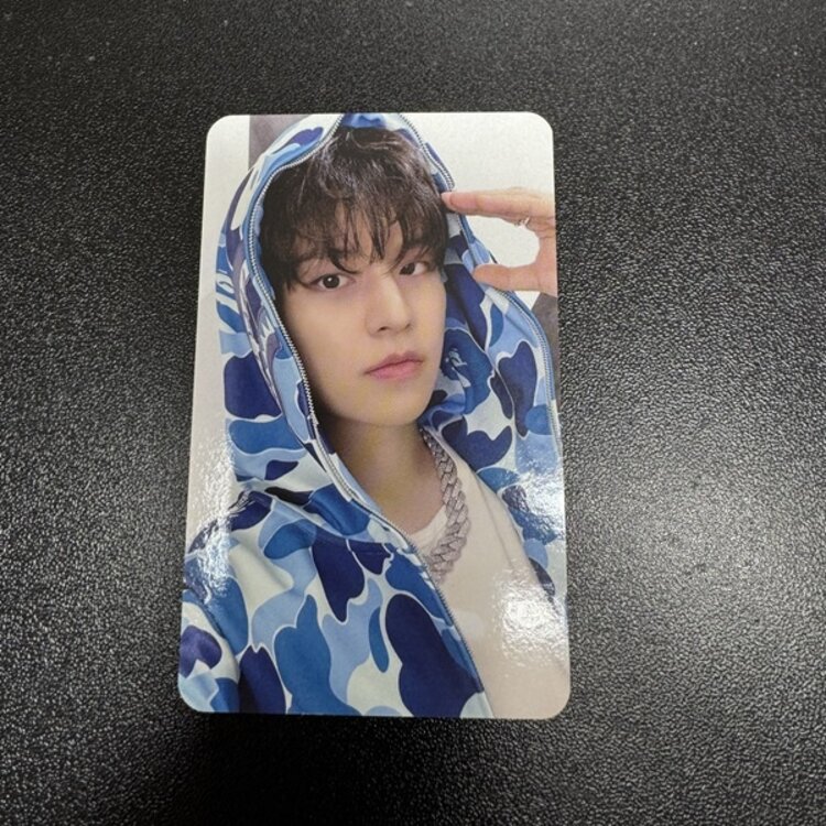 STRAY KIDS (스트레이 키즈) - OFFICIAL [DOMINATE CELEBRATE POP-UP STORE] POB PHOTOCARD