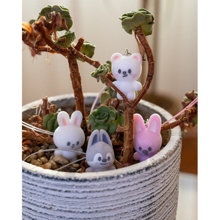 [PREORDER] STRAY KIDS (스트레이 키즈) - [6TH FANMEETING : STAY IN OUR LITTLE HOUSE] SKZOO SECRET MINI CHARM