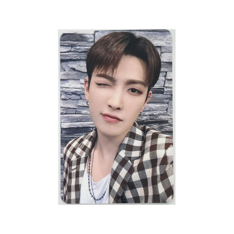 ATEEZ (에이티즈) - OFFICIAL [GOLDEN HOUR PART.1] HELLO82 PHOTOCARD