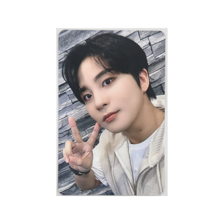 ATEEZ (에이티즈) - OFFICIAL [GOLDEN HOUR PART.1] HELLO82 PHOTOCARD