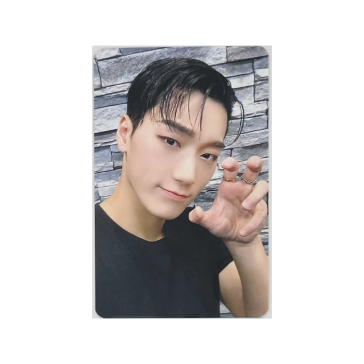 ATEEZ (에이티즈) - OFFICIAL [GOLDEN HOUR PART.1] HELLO82 PHOTOCARD