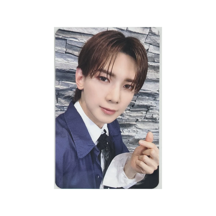ATEEZ (에이티즈) - OFFICIAL [GOLDEN HOUR PART.1] HELLO82 PHOTOCARD