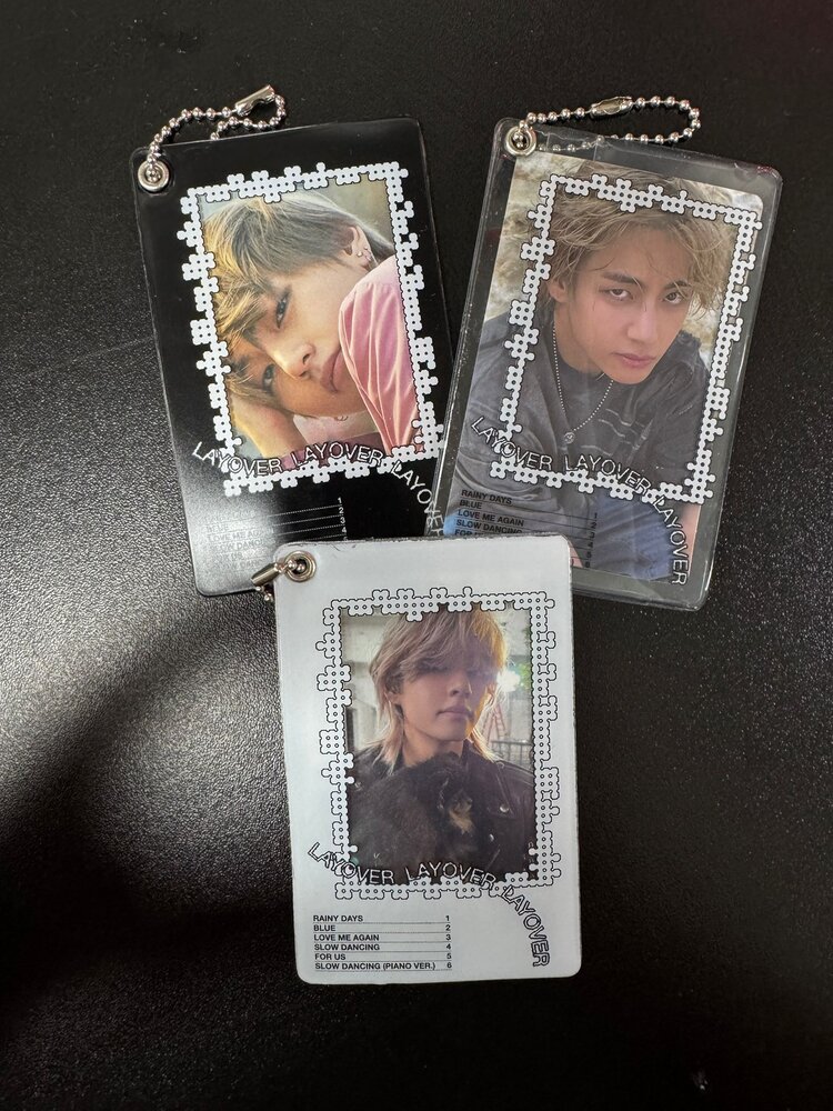 V (김태형) [BTS] - LAYOVER - PHOTOCARD HOLDER + RANDOM V PHOTOCARD