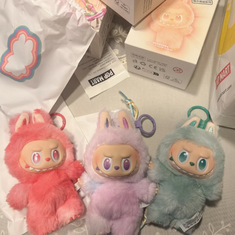 POP MART POP MART - THE MONSTERS "LABUBU" [BIG INTO ENERGY SERIES] - PLUSH PENDANT BLINDBOX