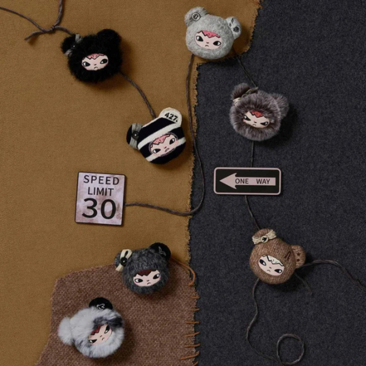 POP MART POP MART - HIRONO [ROAD JOURNAL SERIES] - FRIDGE MAGNET BLINDBOX