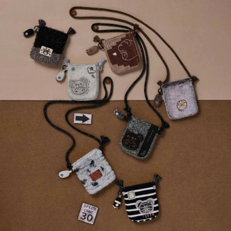 POP MART POP MART - HIRONO [ROAD JOURNAL SERIES] - MINI BAG BLINDBOX