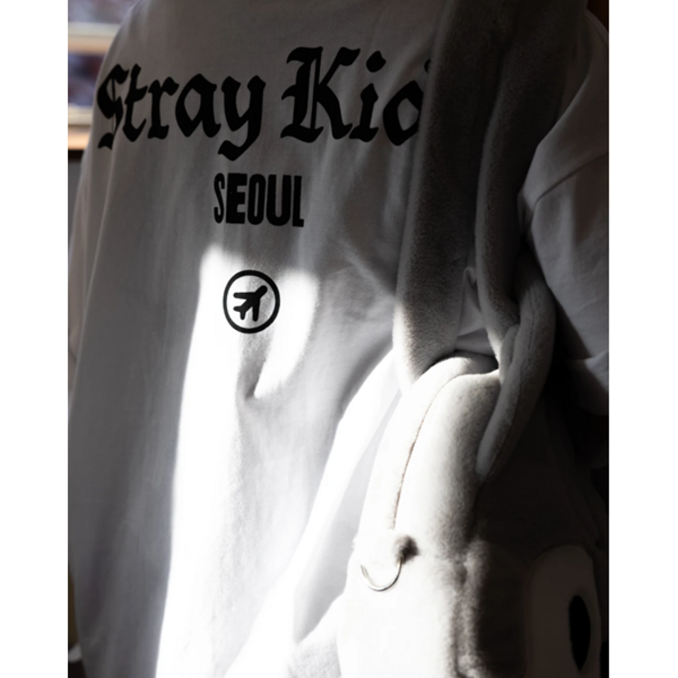 STRAY KIDS (스트레이 키즈) - [SKZOO EVERYWHERE ALL AROUND THE WORLD] T-SHIRT (SEOUL VER.)