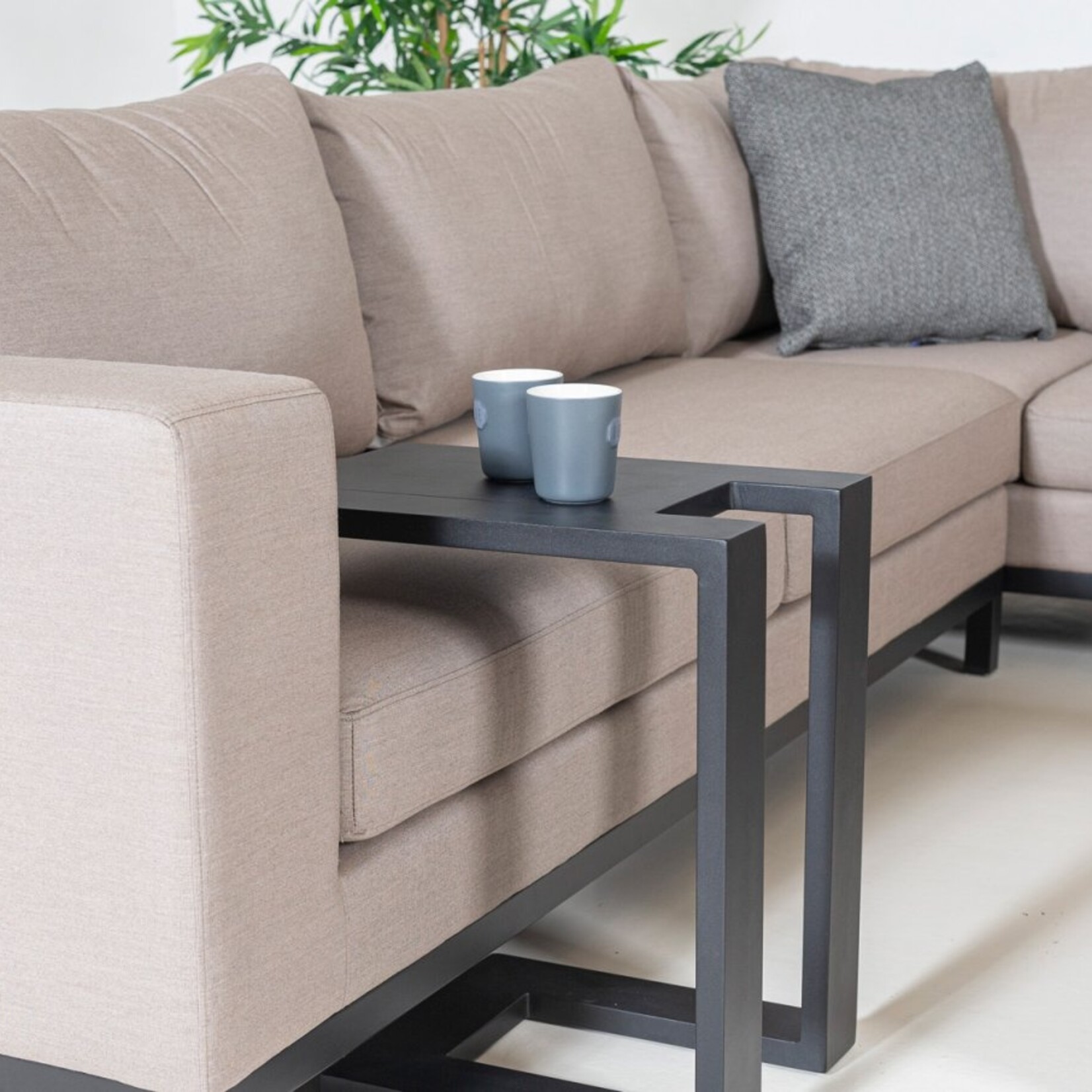 Flow Outdoor Furniture Flow.  U-bijzettafel  48 x 32 x 53 cm (lxbxh)
