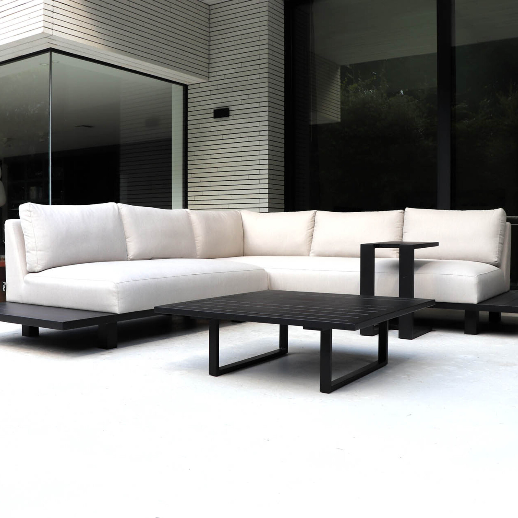 Flow Outdoor Furniture Flow.  U-bijzettafel  48 x 32 x 53 cm (lxbxh)