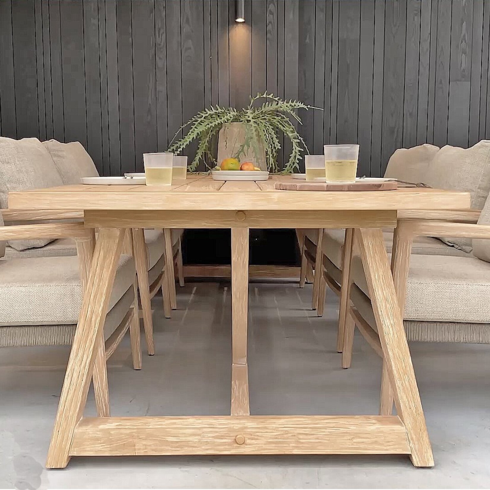 4SO 4SO Low Dining brushed teak set - Noah tafel 300cm + 6x Julia chair