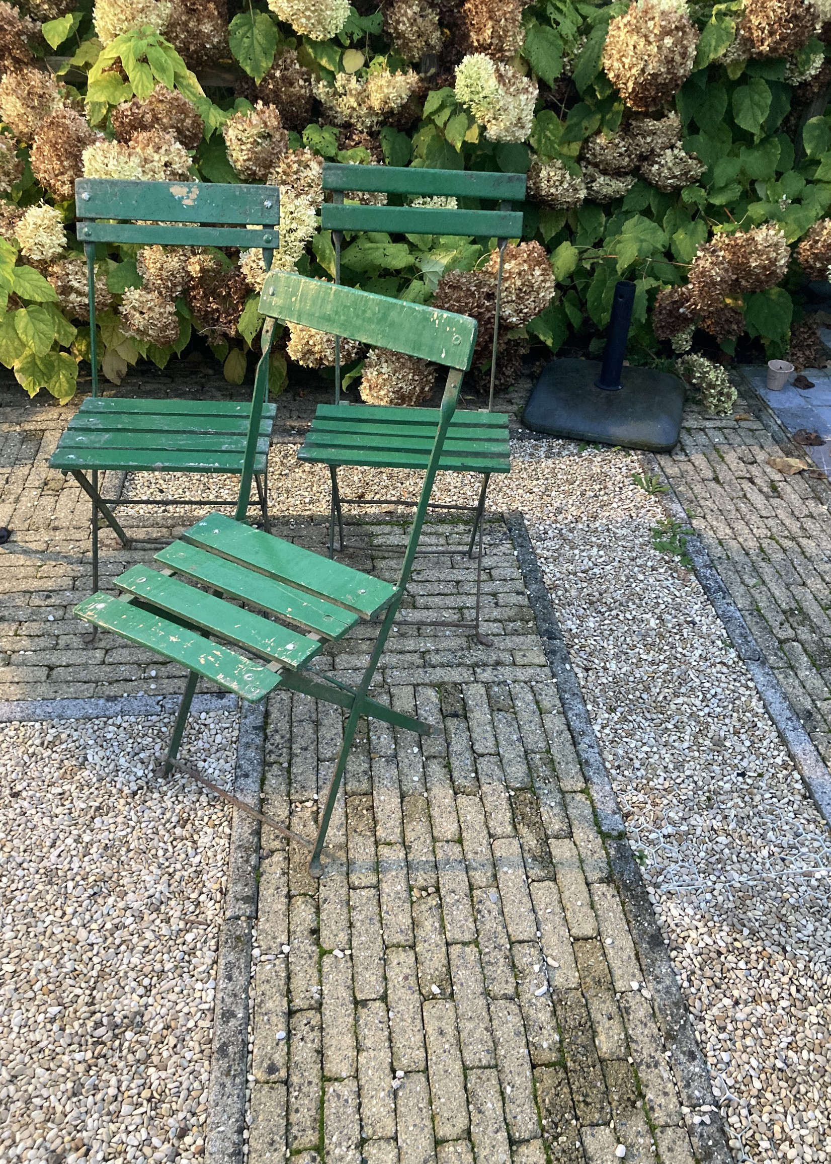 Green folding garden  chairs, set of 3