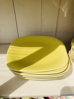 Dessert plate model Seduction by Boch Yellow