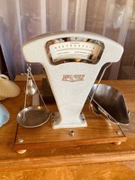 Scale from old grocer