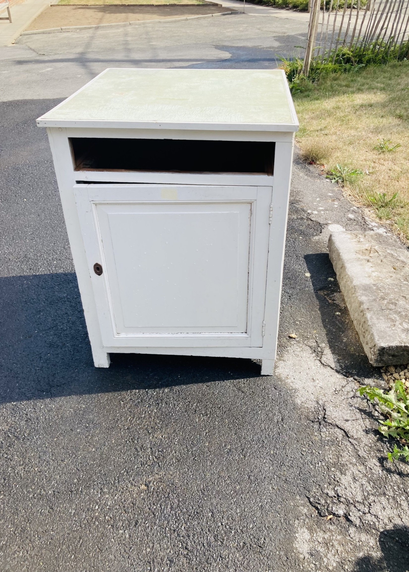 Confiturier, small white cabinet with light green patina on top