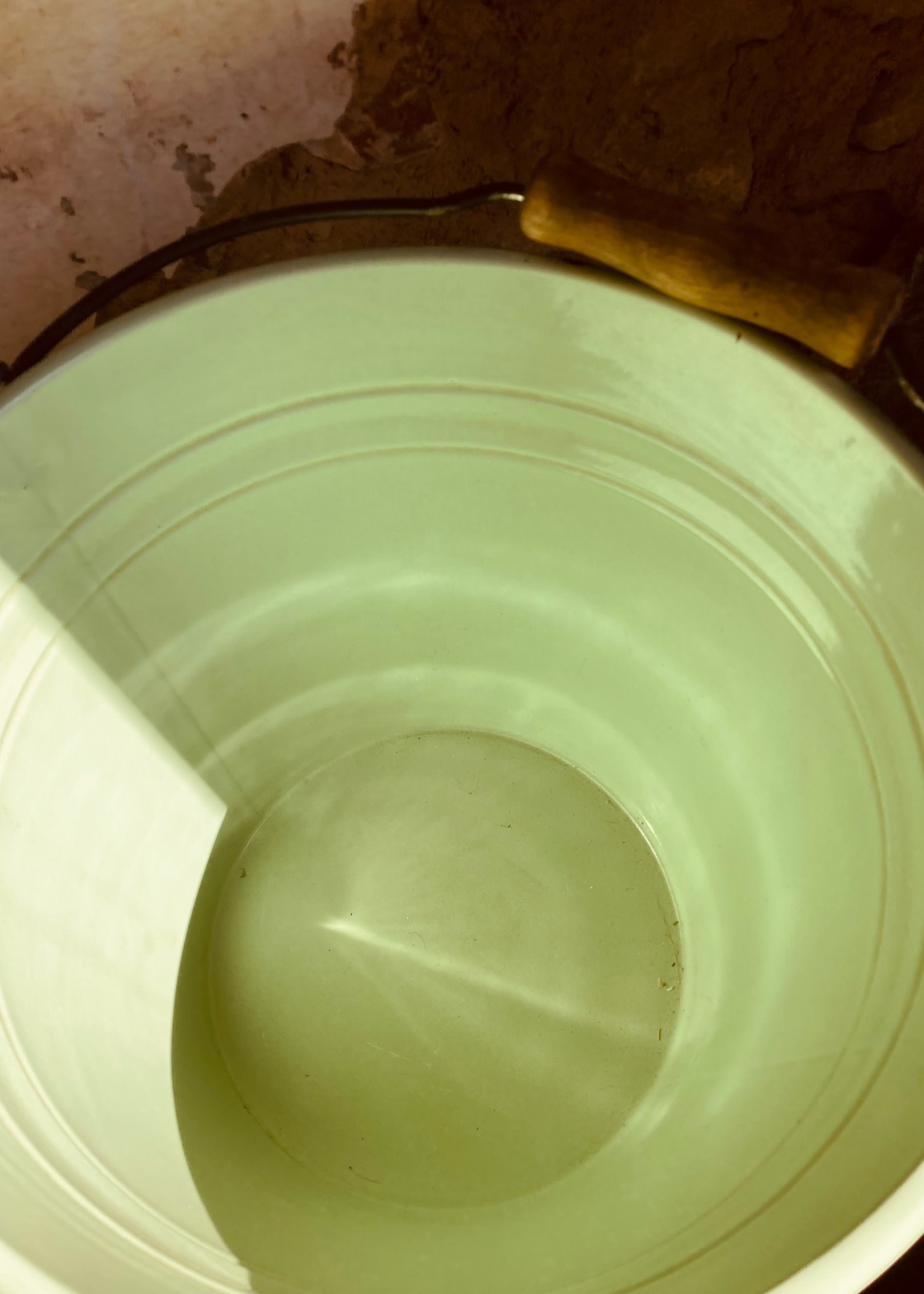 Enamelled bucket light green / pastel green