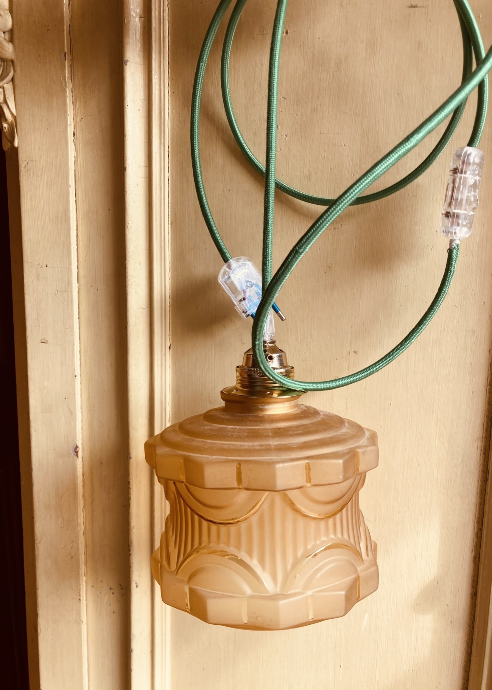 Baladeuse lamp, golden socket E27, with green cable, transparent switch and plug