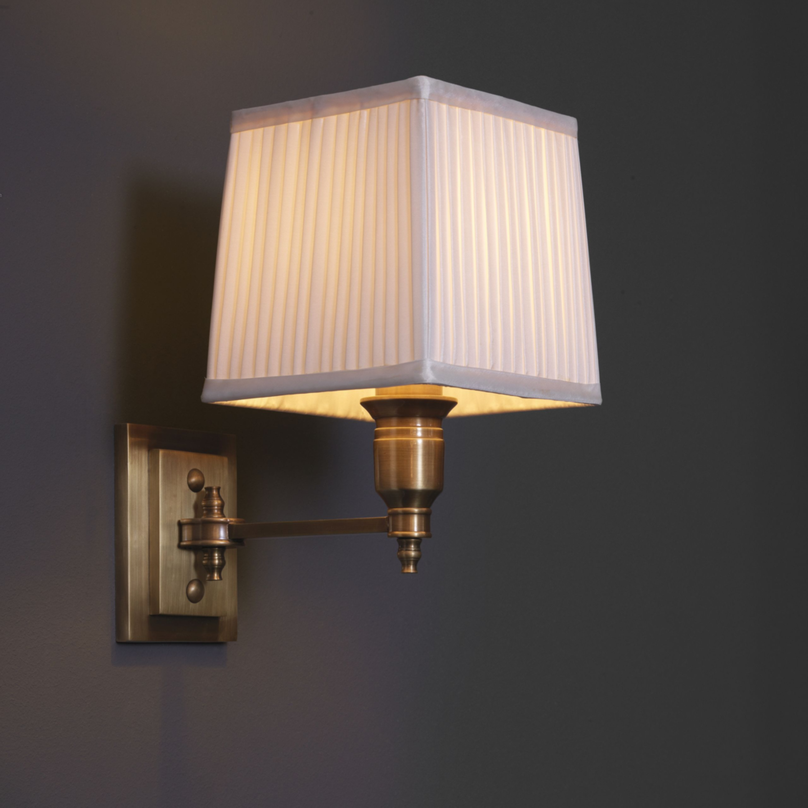 Lexington Single Wandlampe B14xT22xH27cm brass & Stoff weiss