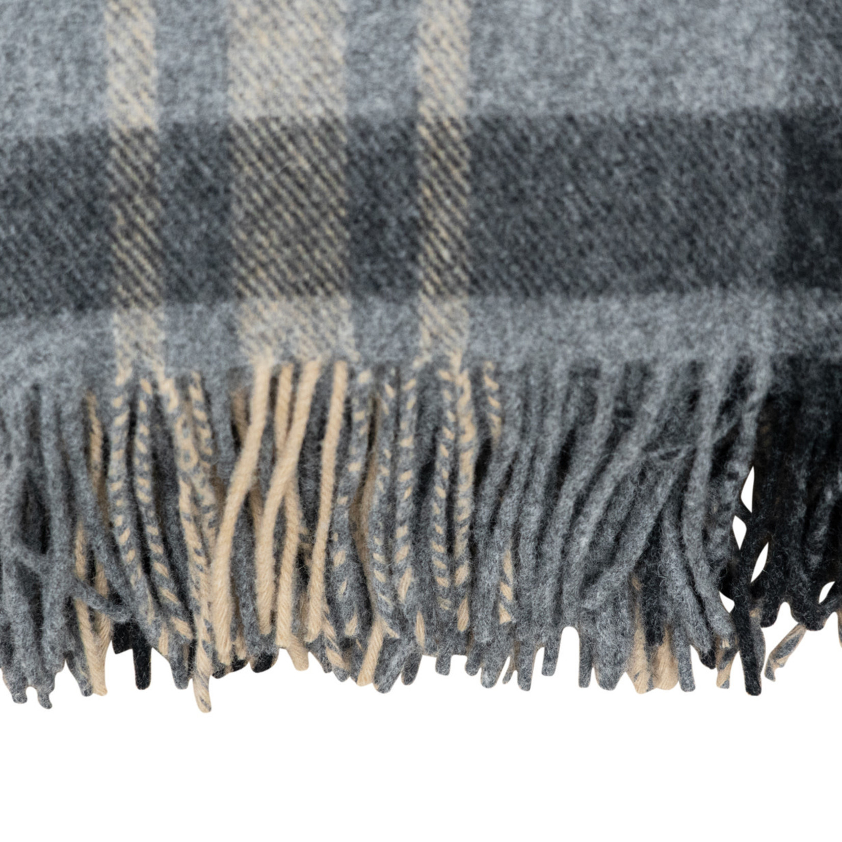 Lammwolldecke Flims mit Fransen 130x180cm, schwarz/beige karriert