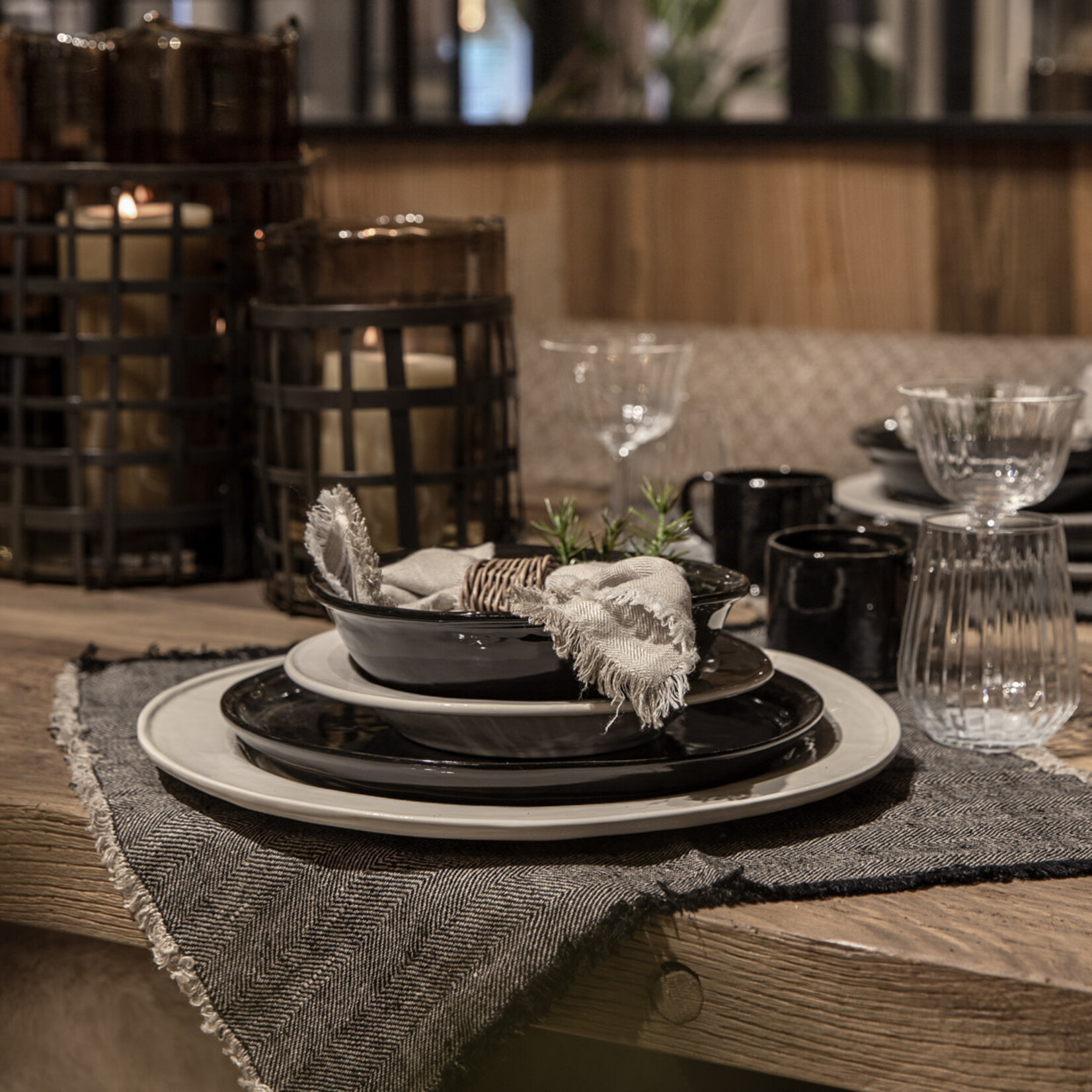 Serviette Fischgrat natur/schwarz mit Fransen 45x45cm, 100% Leinen