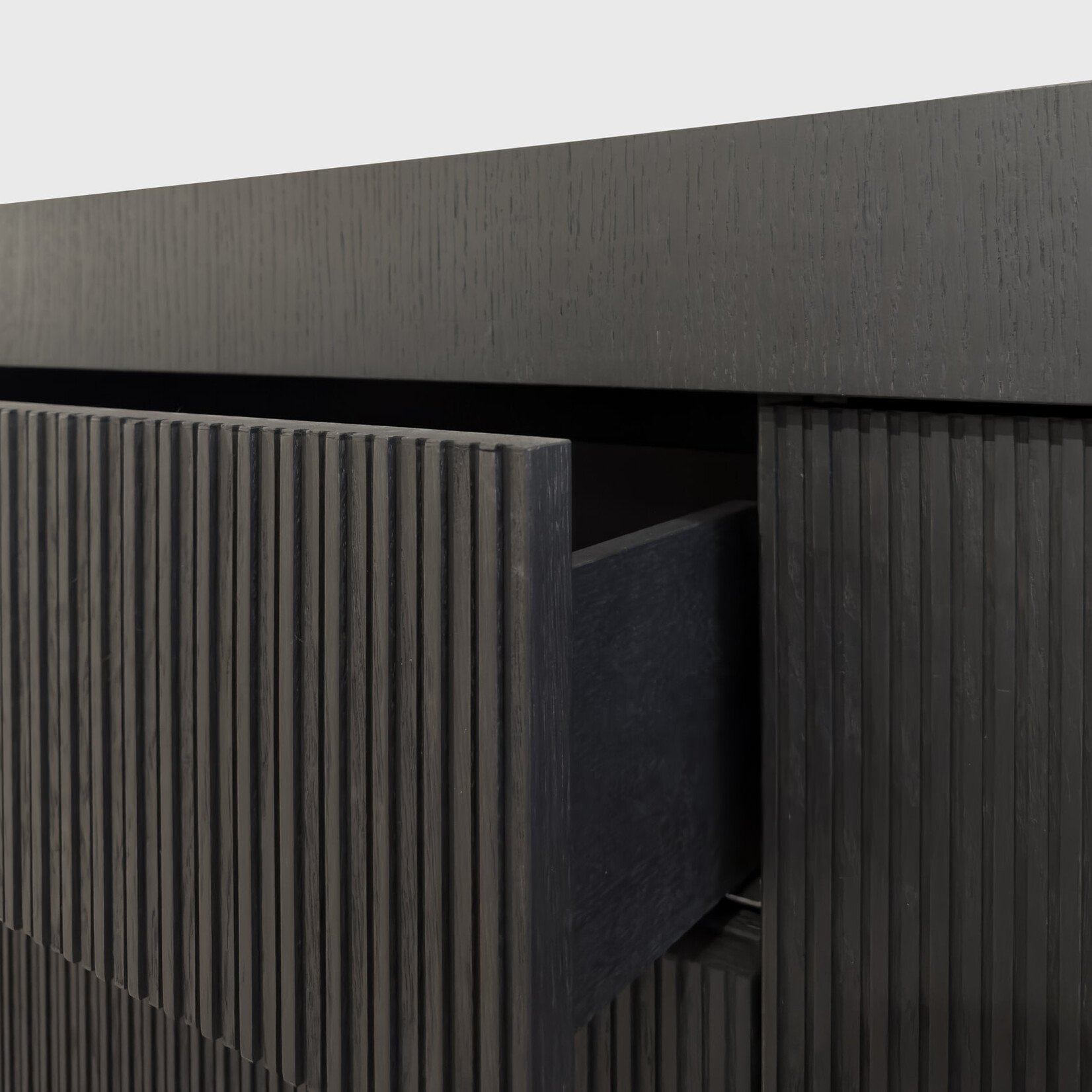 Trenton Sideboard mit vier Türen, einer Schublade, schwarz, gebürstet und gerillt, 220x45xH80cm