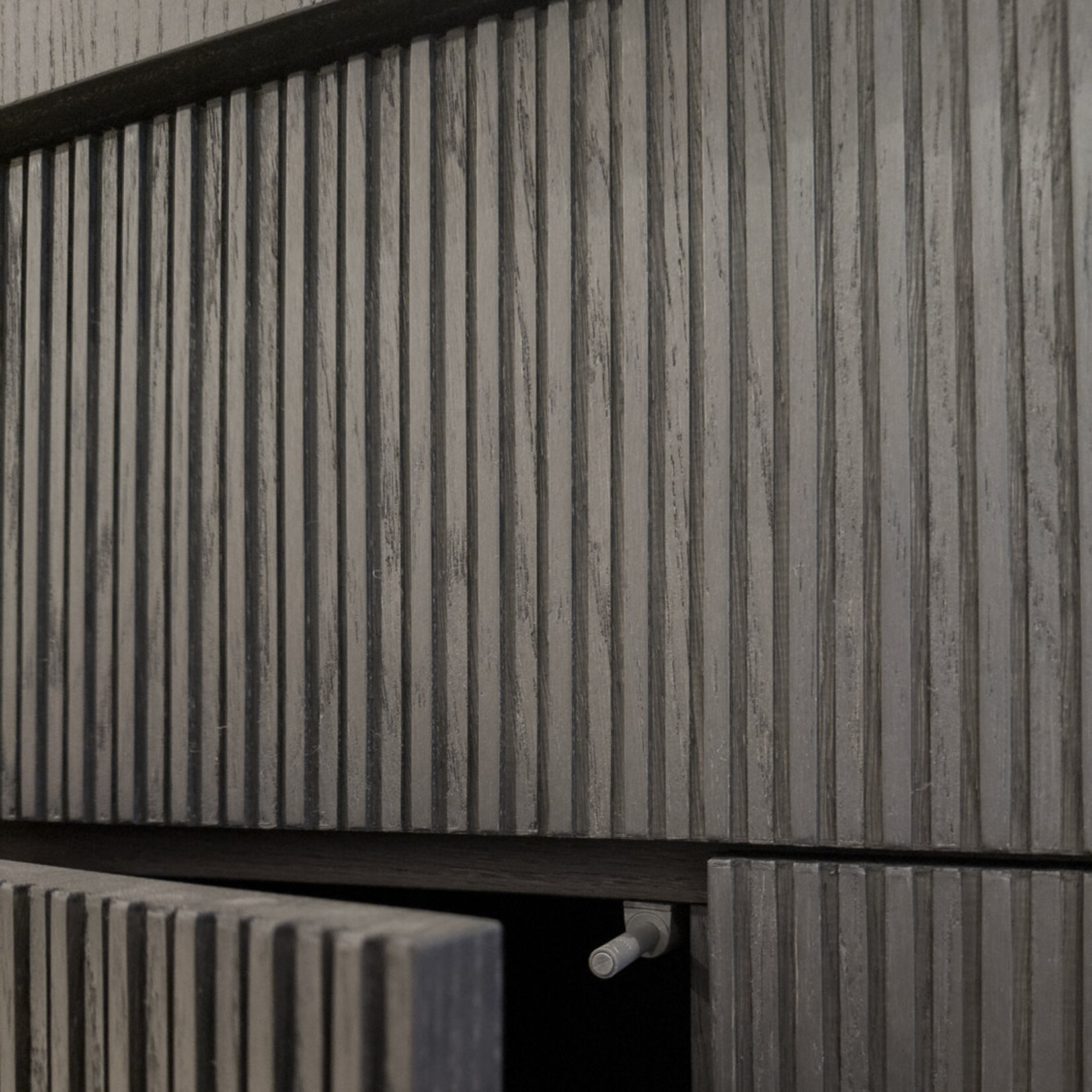 Trenton Sideboard mit vier Türen, einer Schublade, schwarz, gebürstet und gerillt, 220x45xH80cm