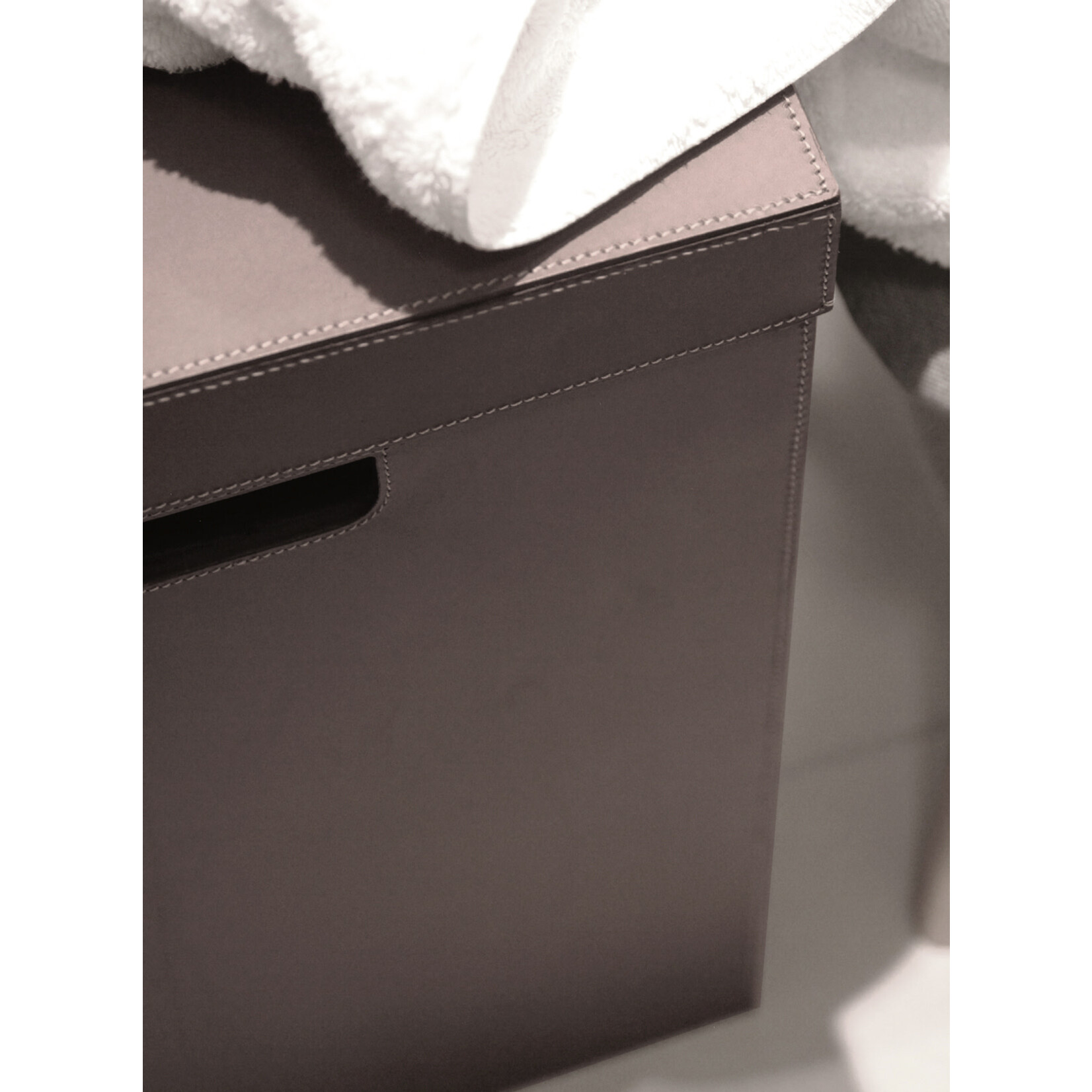 Wäschekorb Leder: braun, Naht: weiss 41x41x72cm