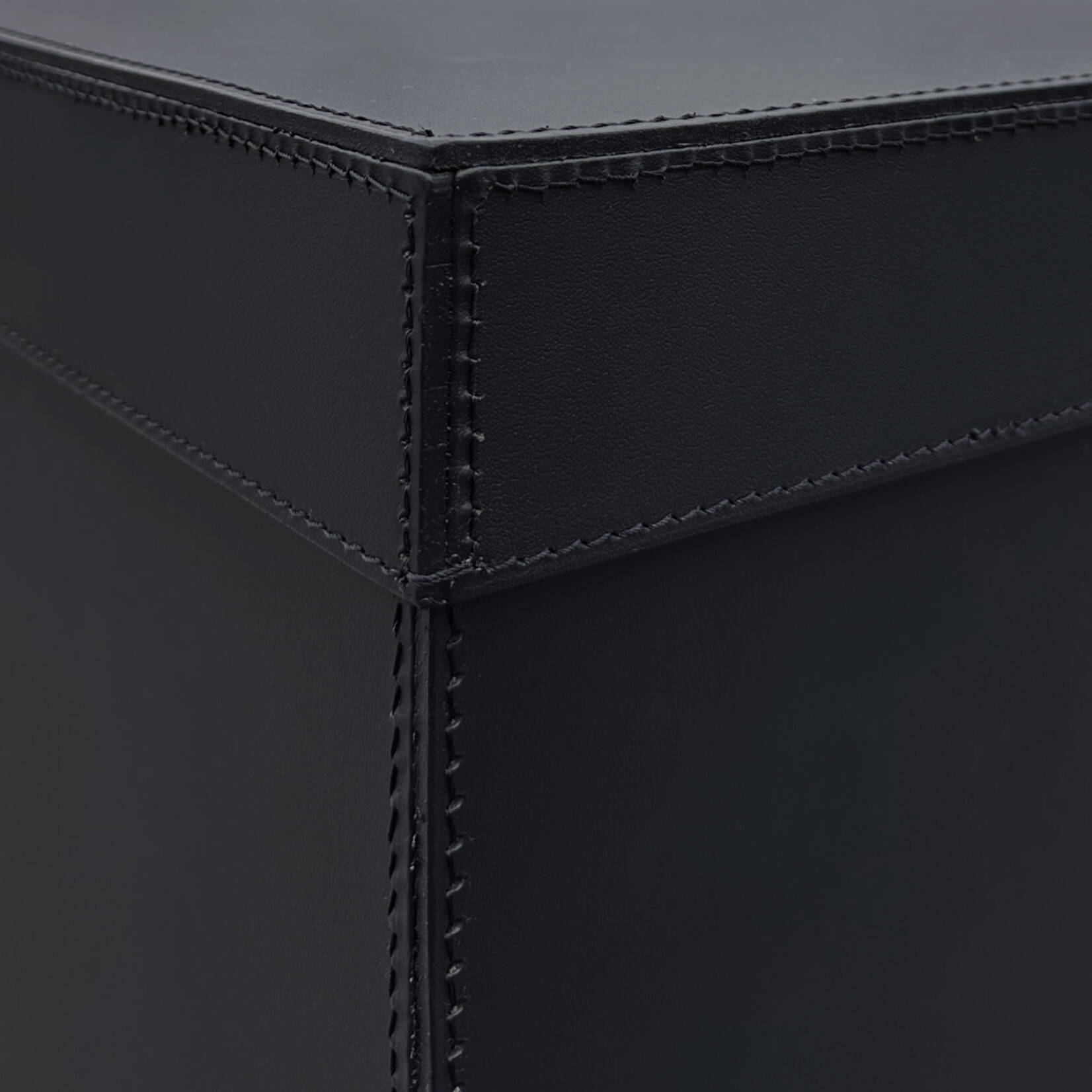 Wäschekorb Leder: schwarz, Naht: schwarz 41x41x72cm