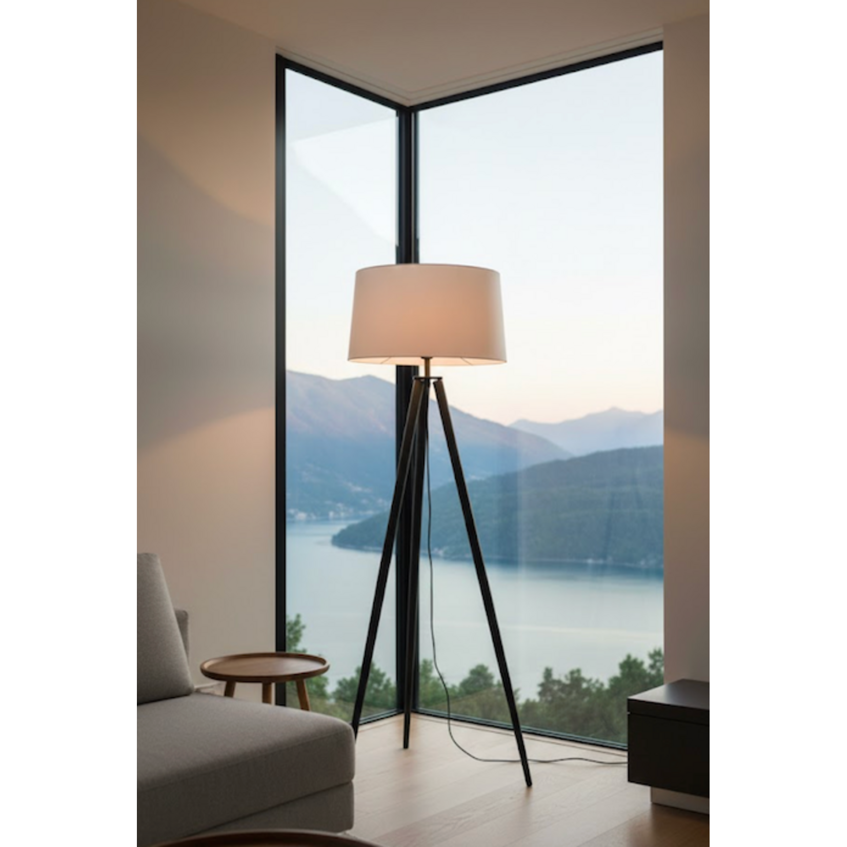 Ivana Stehlampe Dreibein 52x52xH122cm Holz schwarz