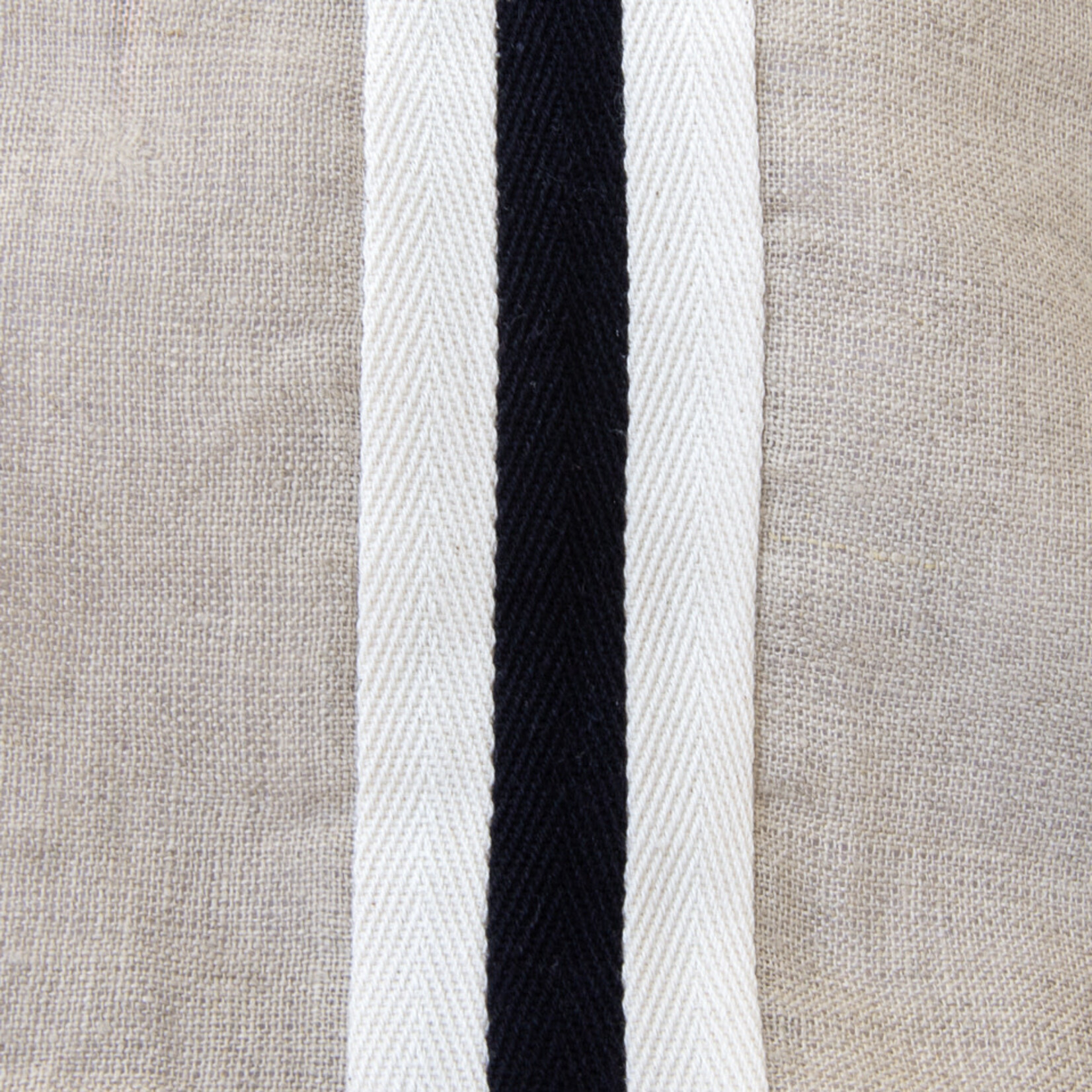 Leinen Kissen natur mit schwarz-weiss Steg 60x60cm