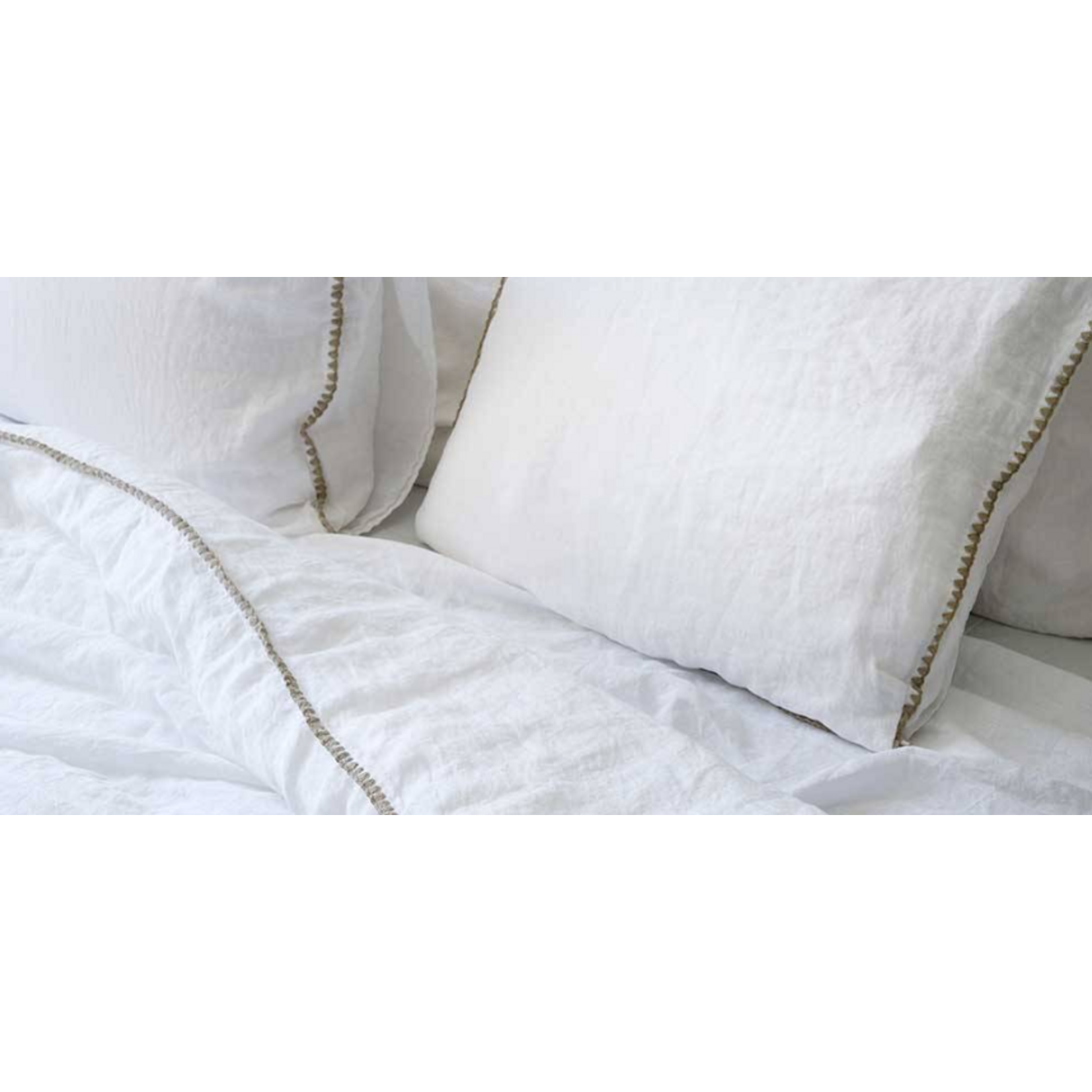 Fairhope Leinenduvetbezug  240x220cm  Rückseite Baumwolle mit Stickrand weiss-sand
