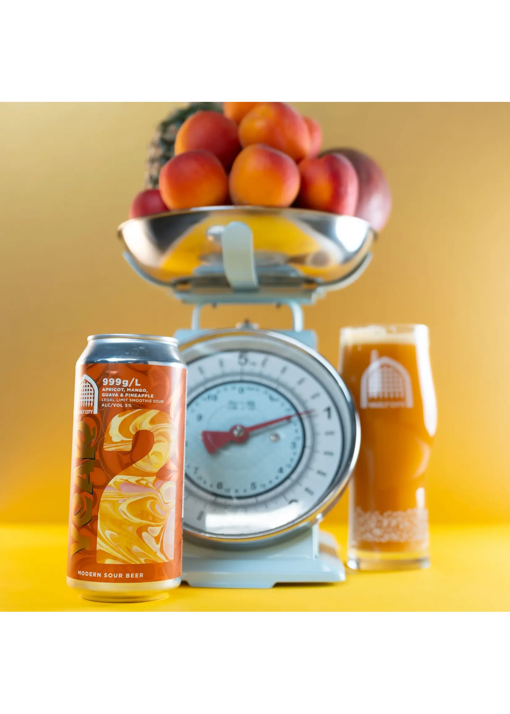 Vault City Vault City - Year 2 - 999g/L: Apricot, Mango, Guava & Pineapple - 44cl