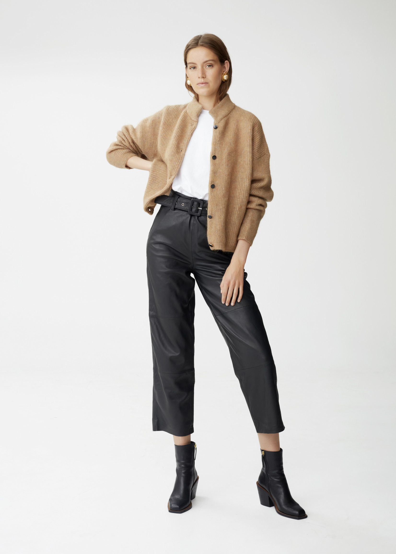 Debbie Short Cardigan - Tannin