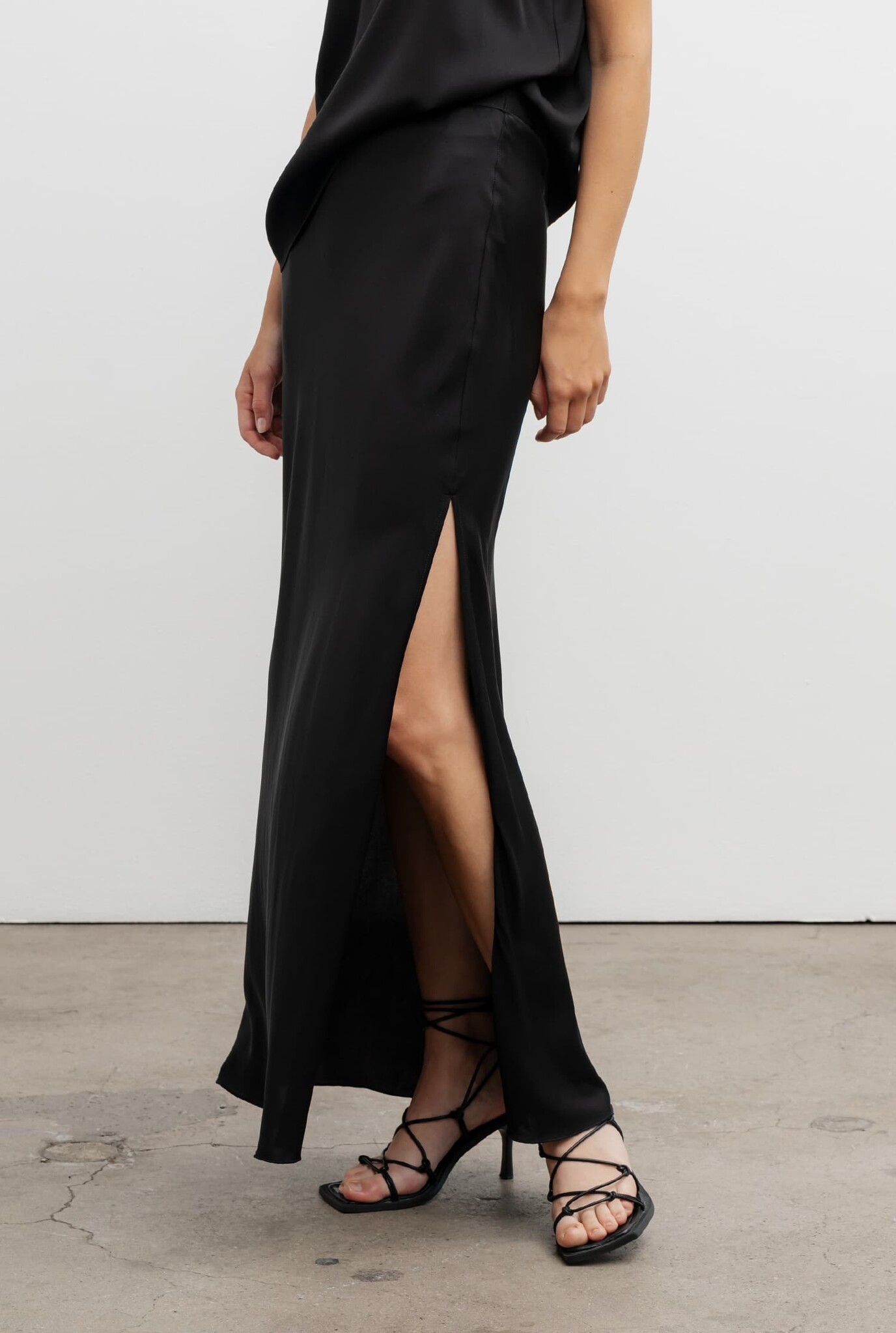 Ahlvar Gallery Hana Long Skirt Black