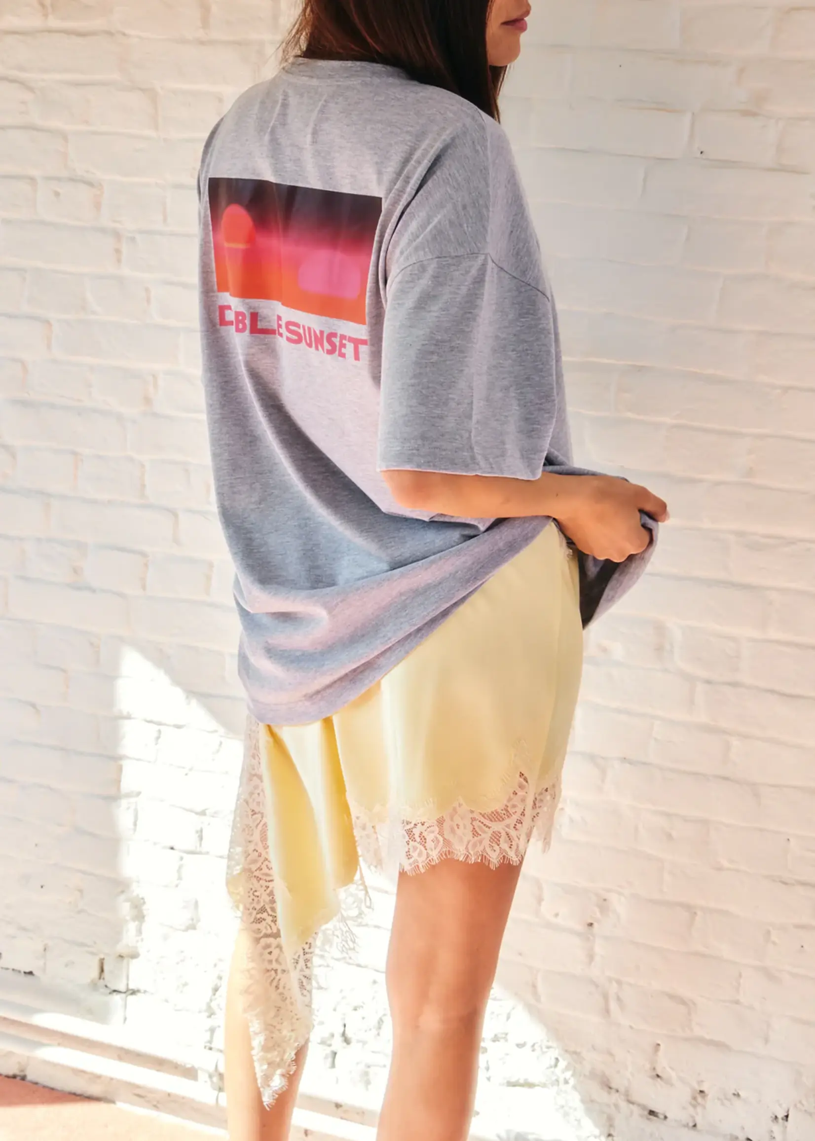 Double Sunset The Unisex T-Shirt - Grey/Pink