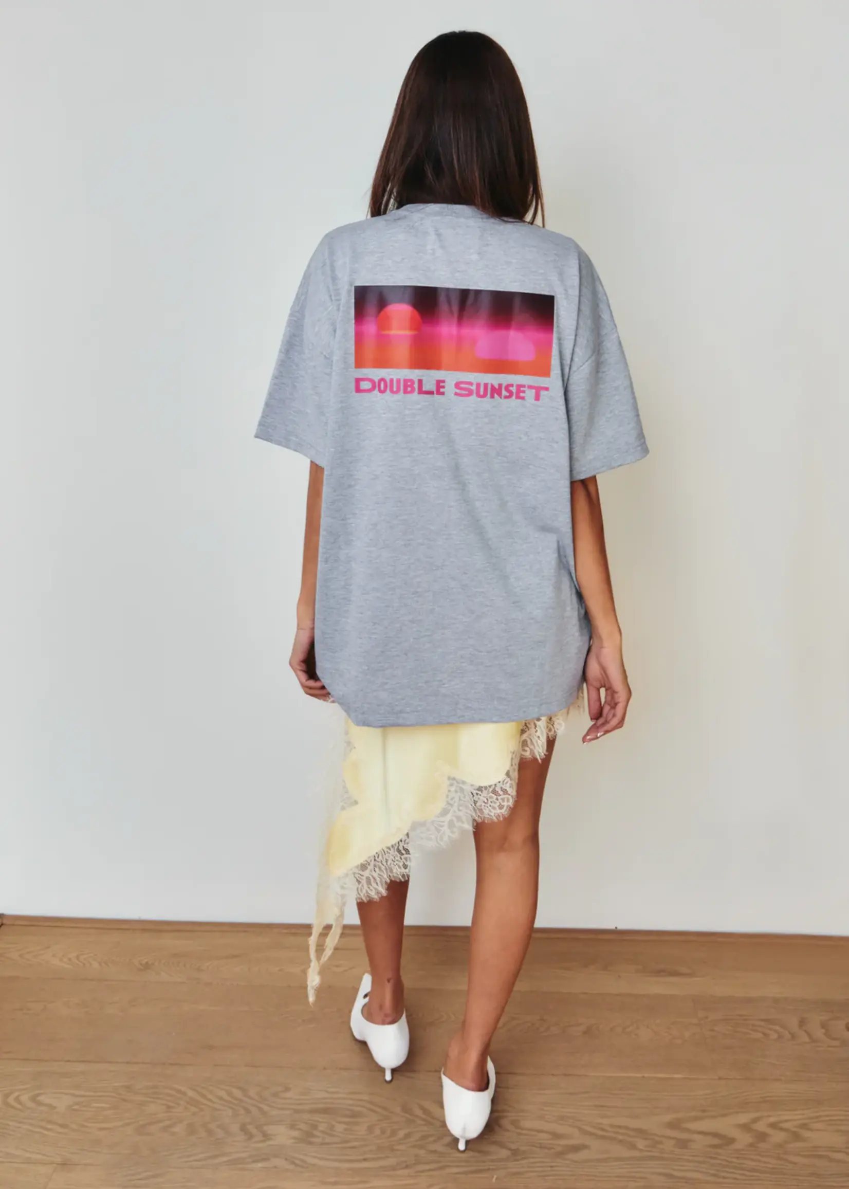 Double Sunset The Unisex T-Shirt - Grey/Pink