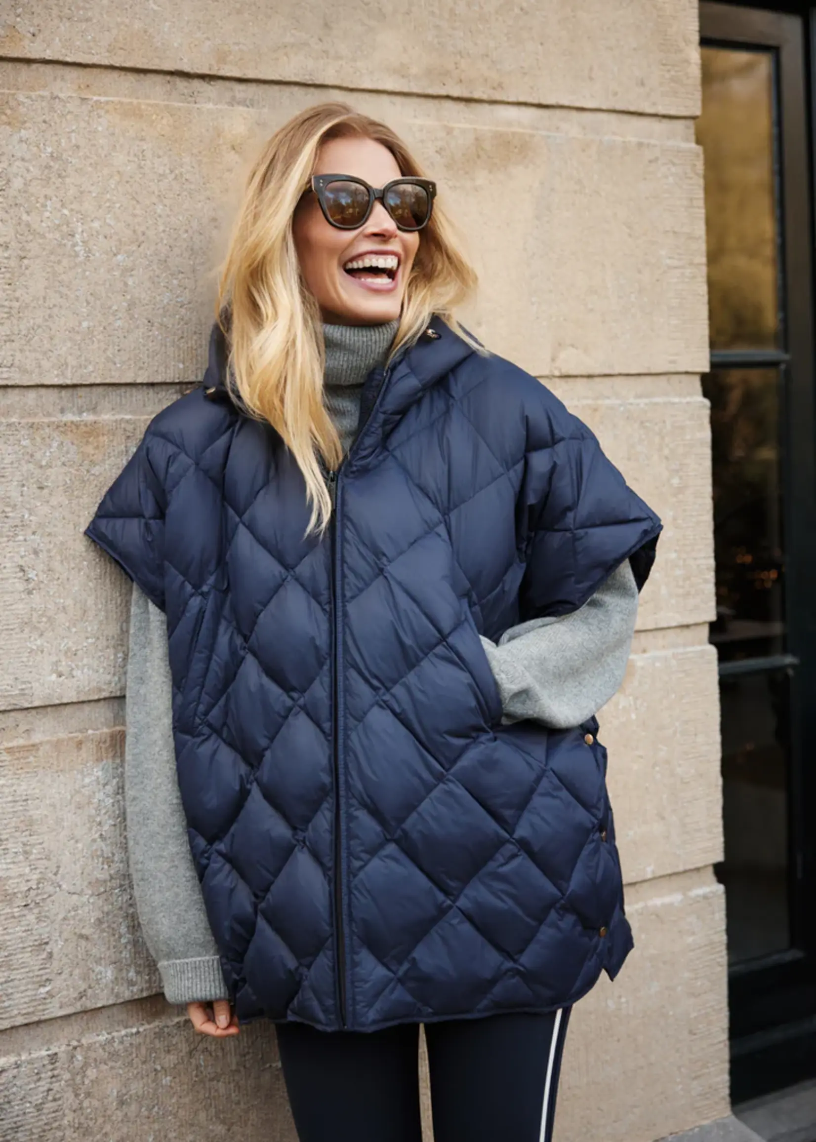 Deblon Sports Carice Cape - Navy