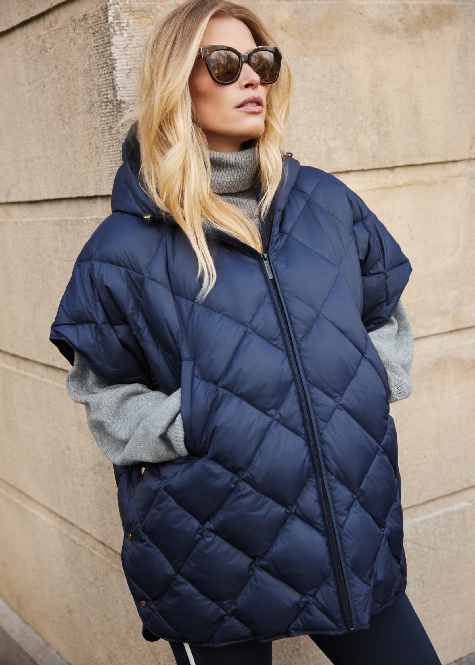 Deblon Sports Carice Cape - Navy