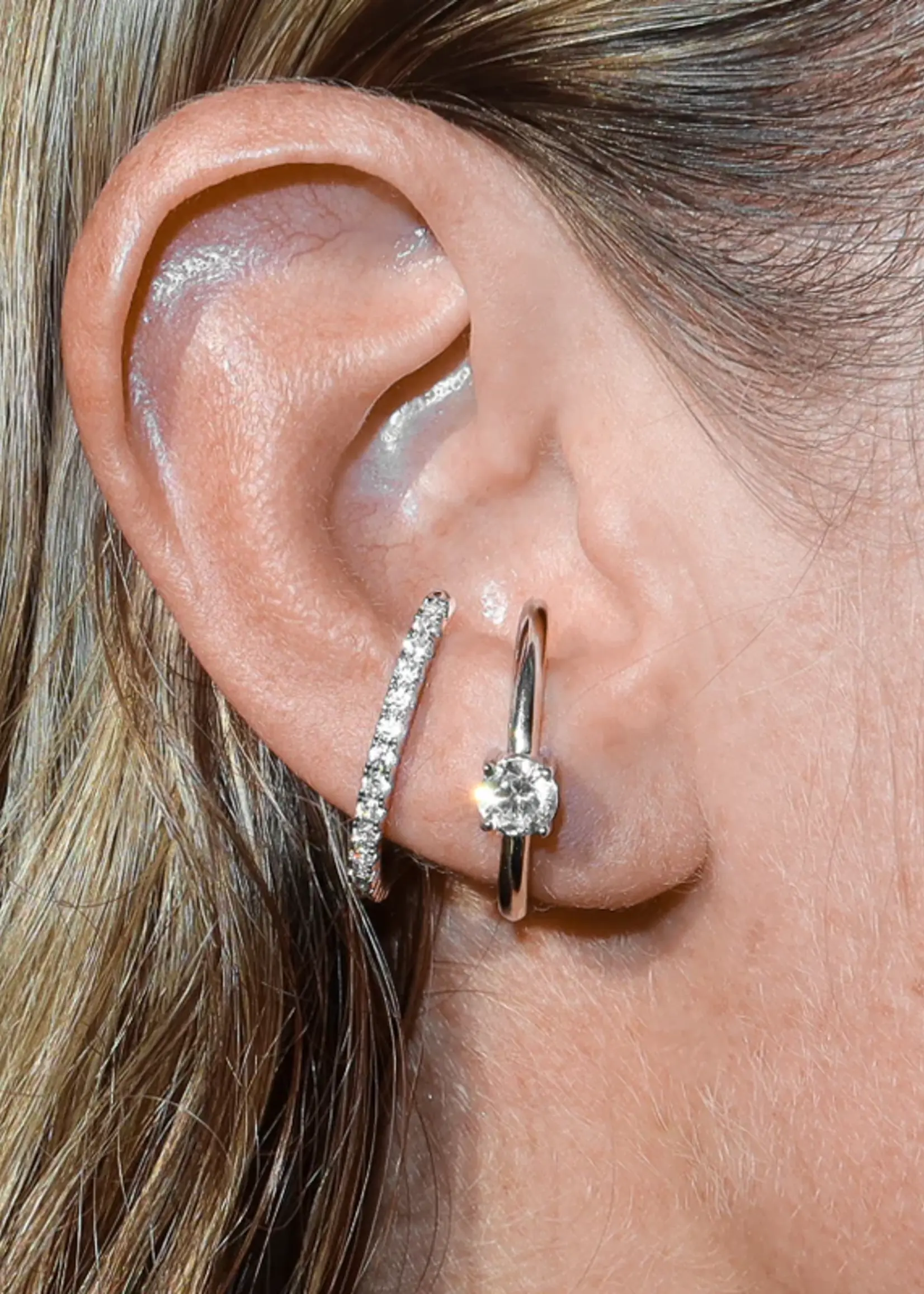 Billion Avenue SOLITAIRE HUG Earstud - Silver