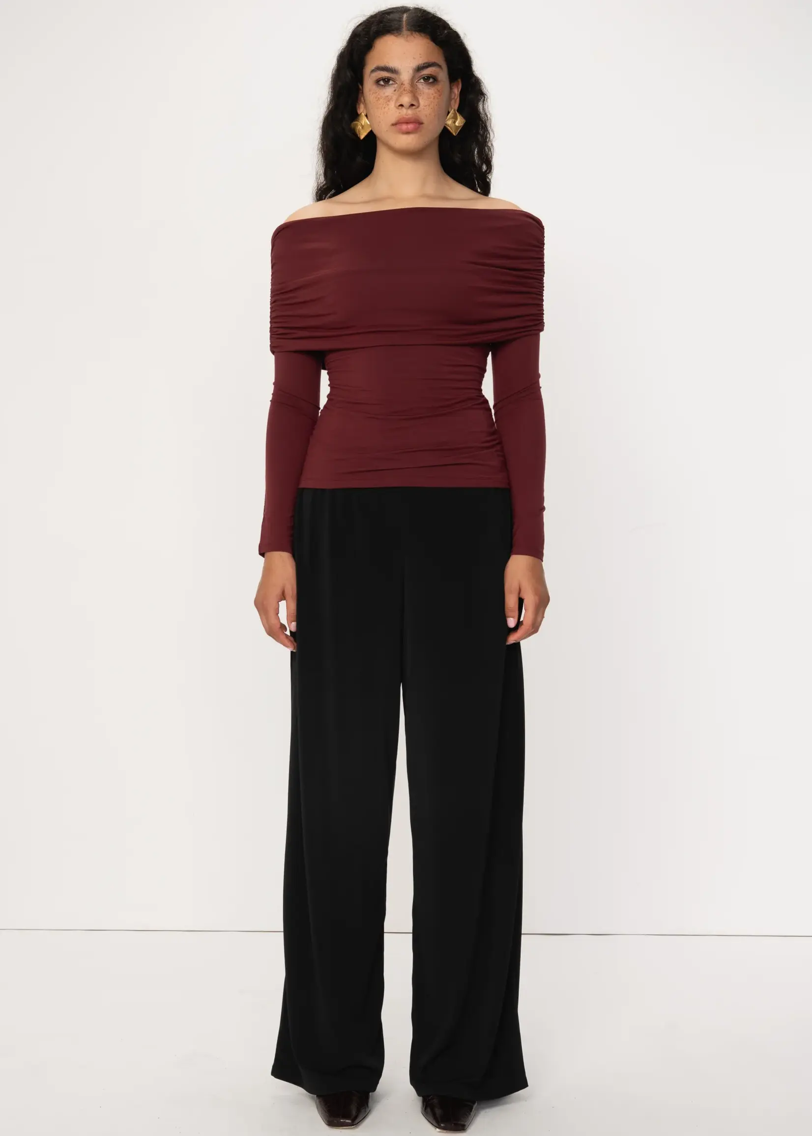 Viveh BOXUS - Off Shoulder Top - Burgundy