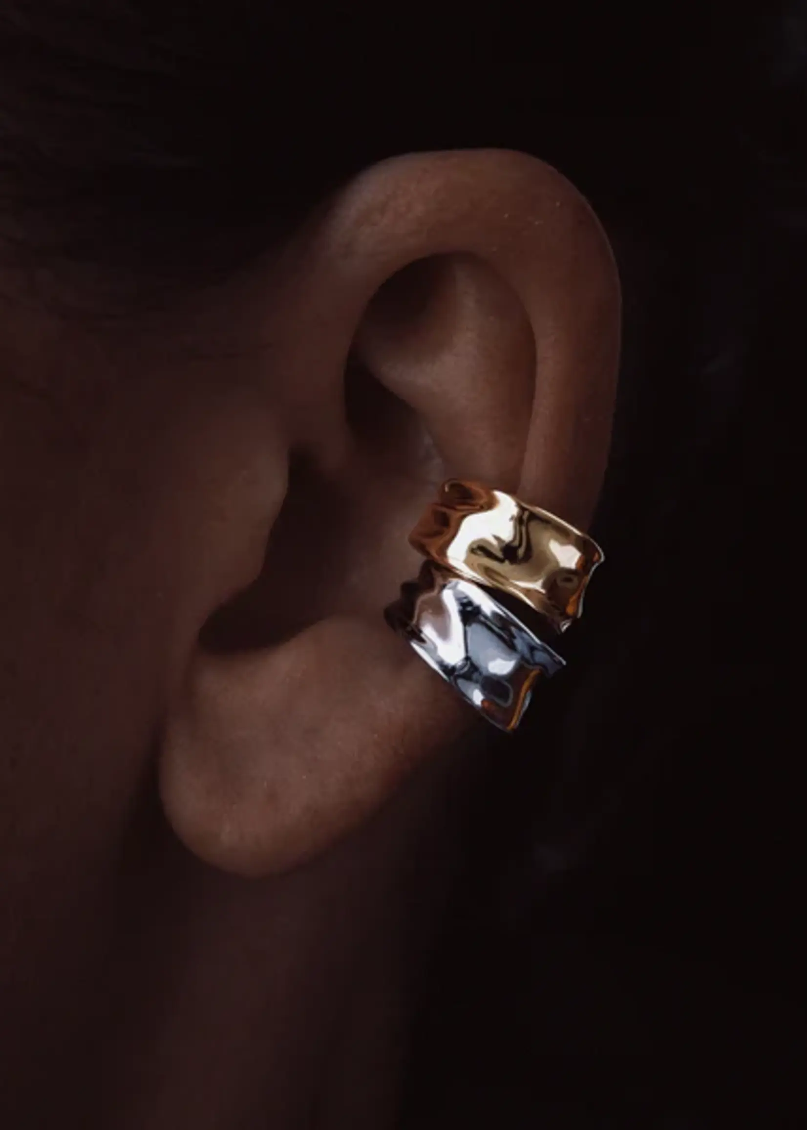 Billion Avenue MOLTEN ARA Small Earcuff - Gold