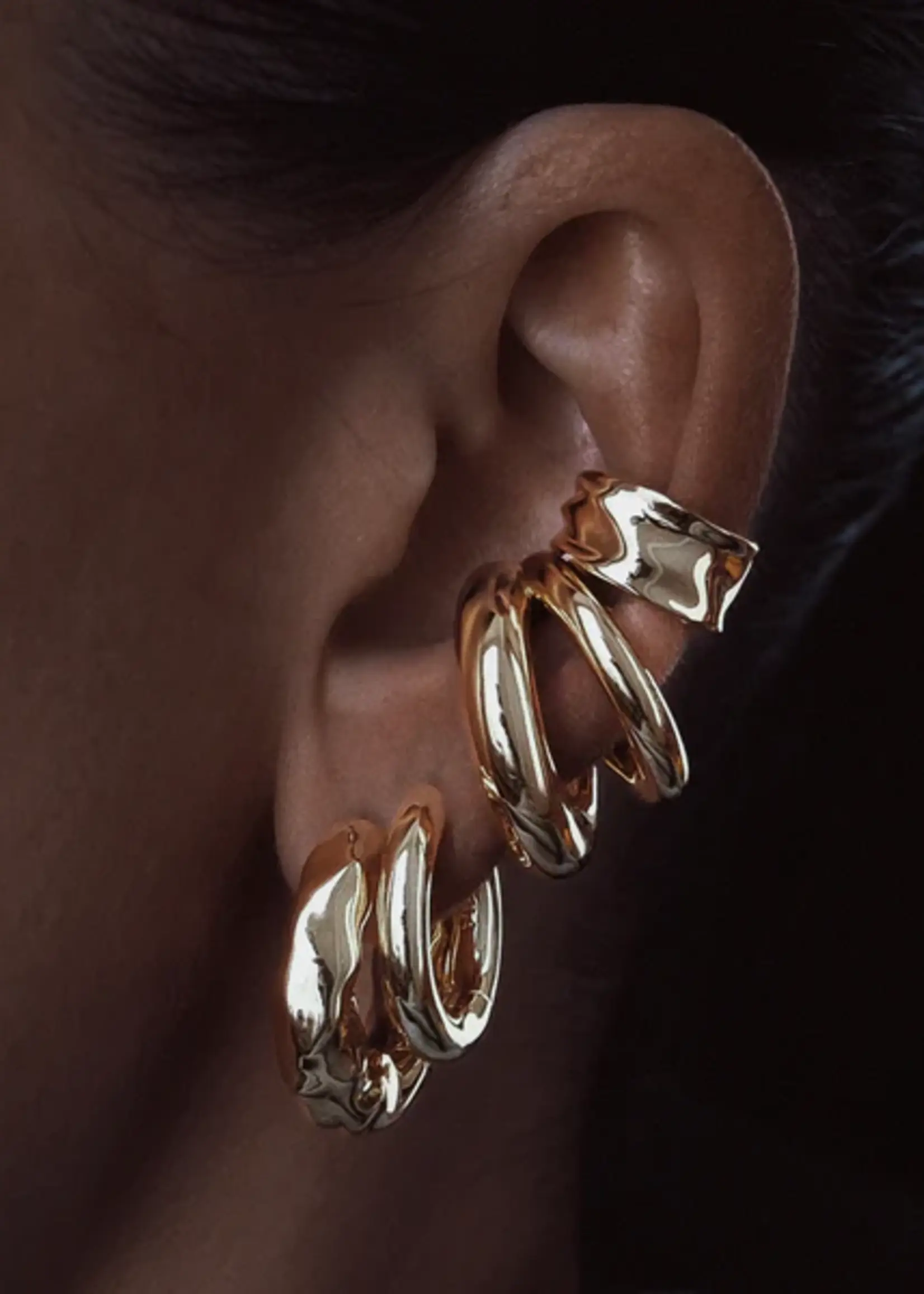 Billion Avenue MOLTEN ARA Small Earcuff - Gold