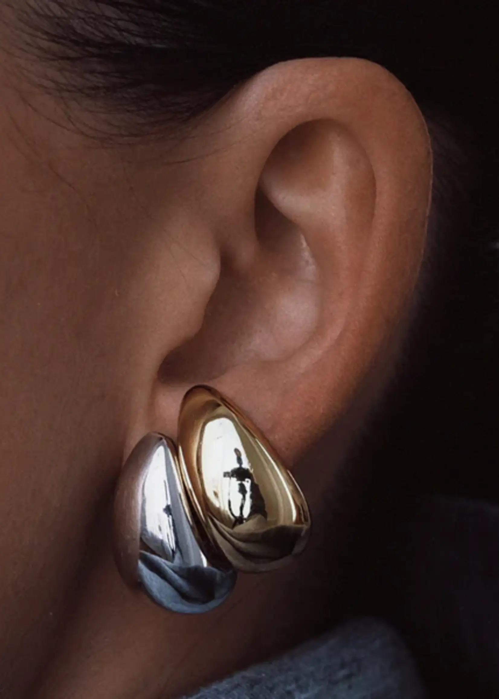 Billion Avenue BULB Earstud - Gold