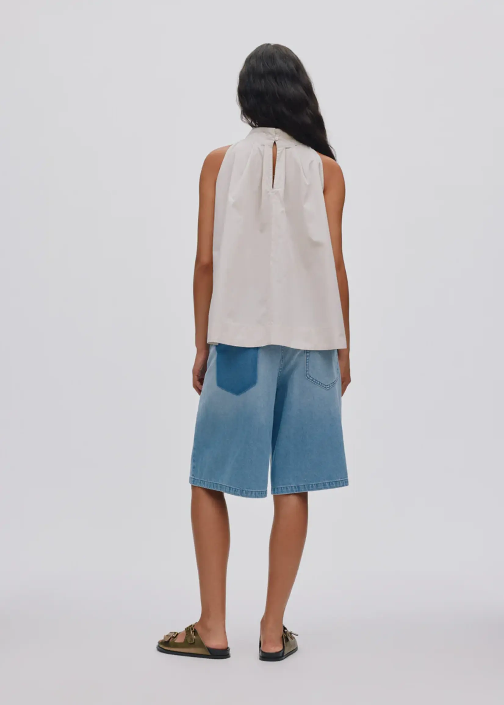 Rabens Saloner RAHA - Light Denim Wide Shorts - Light washed denim